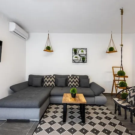 Lo&ti Apartment