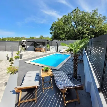 Lo&ti Apartment *